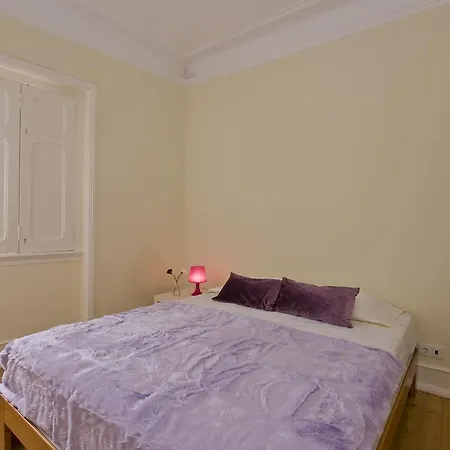 Проживание в семье Enjoy Martim Moniz B
